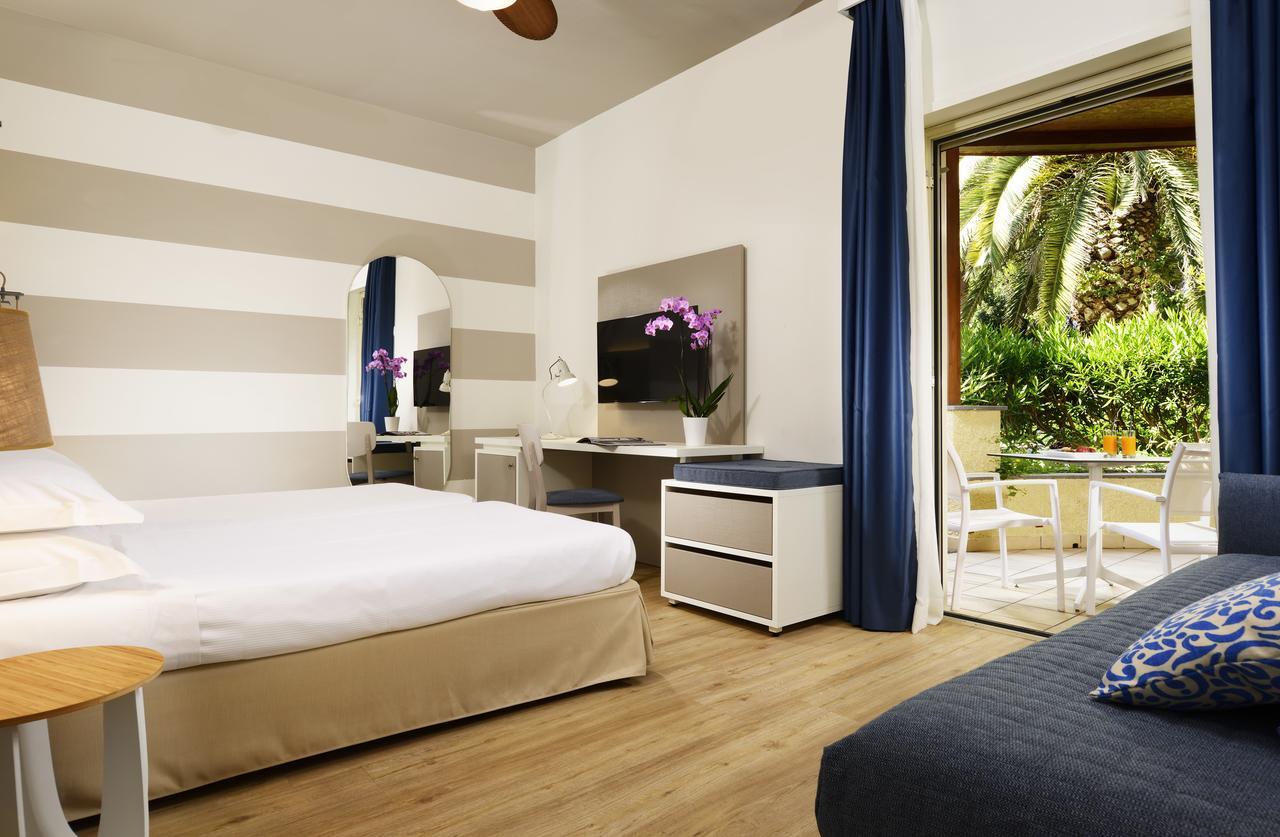 Una Hotels Naxos Beach Sicilia Giardini Naxos Exterior foto